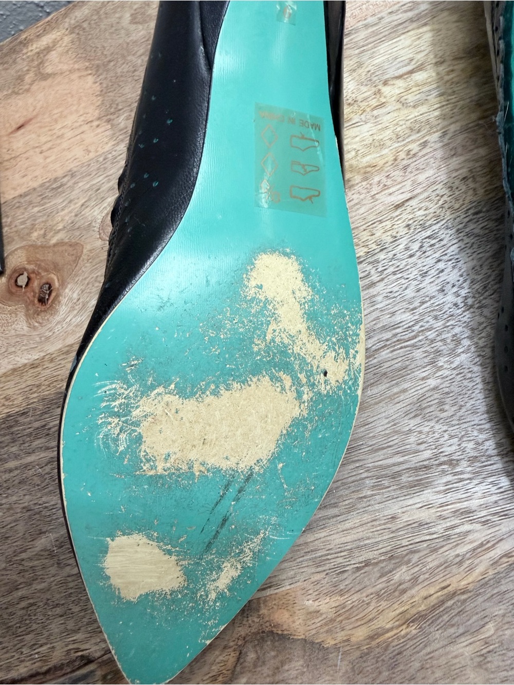 Vintage Irregular Choice Black Pumps with Teal Heart Insets - Picture 3 of 4